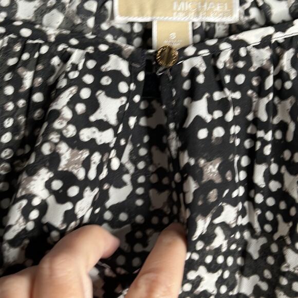 Michael Kors Black and White Geometric Print Keyhole Neck Blouse Size Small - Picture 4 of 10